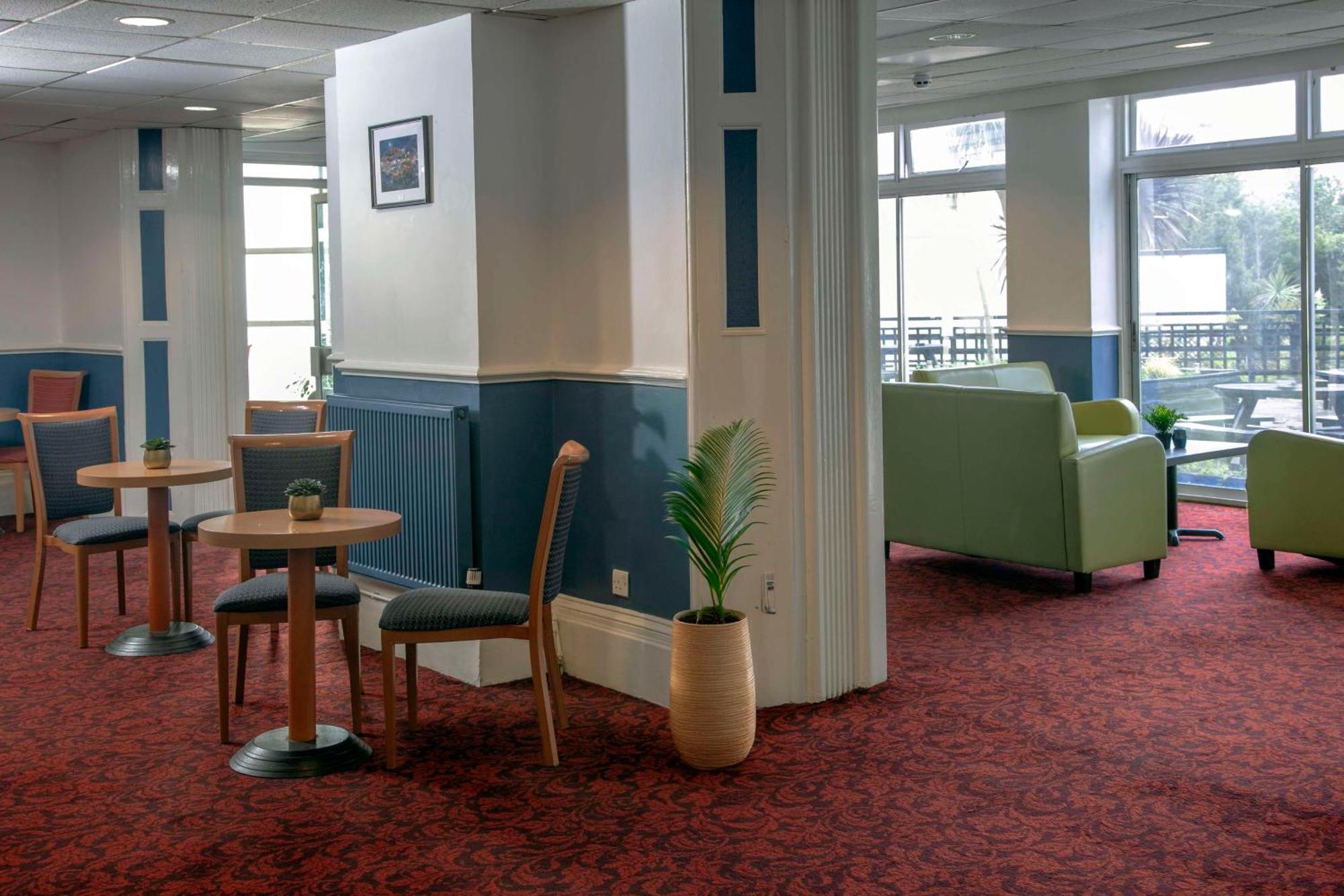 Tor Park Hotel Торки Екстериор снимка