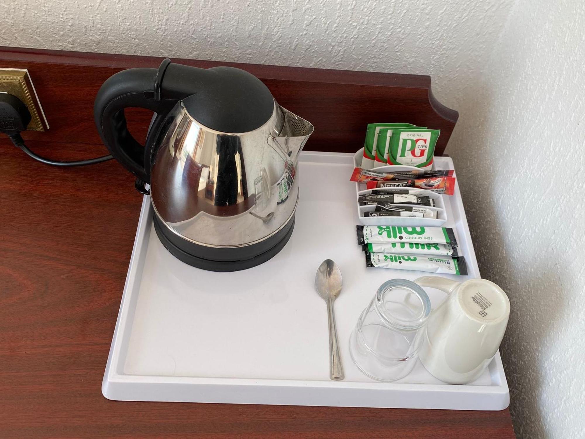 Tor Park Hotel Торки Екстериор снимка